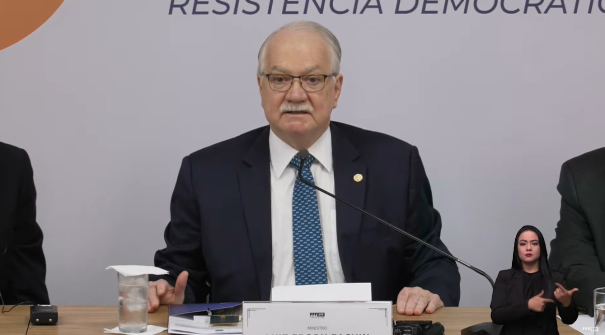 Treze ex-presidentes do STF cobram de Fachin investigação rigorosa do escândalo Moraes/Vorcaro