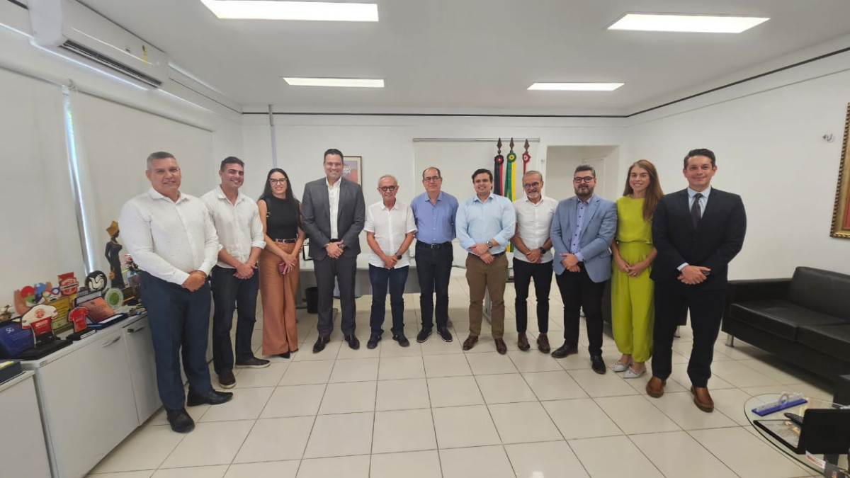 Prefeito Mano Medeiros conhece em João Pessoa modelo inovador de gestão pública com foco em tecnologia