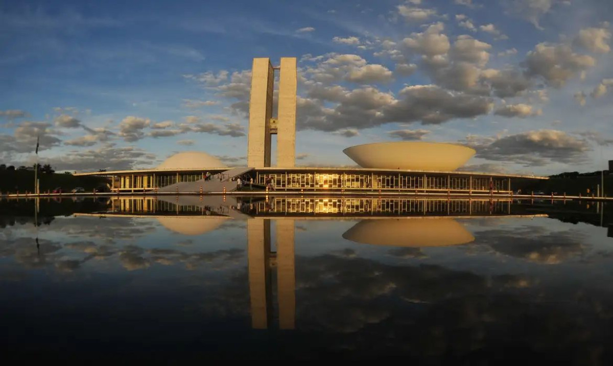 Maioria dos congressistas apoia abertura de CPI do Master