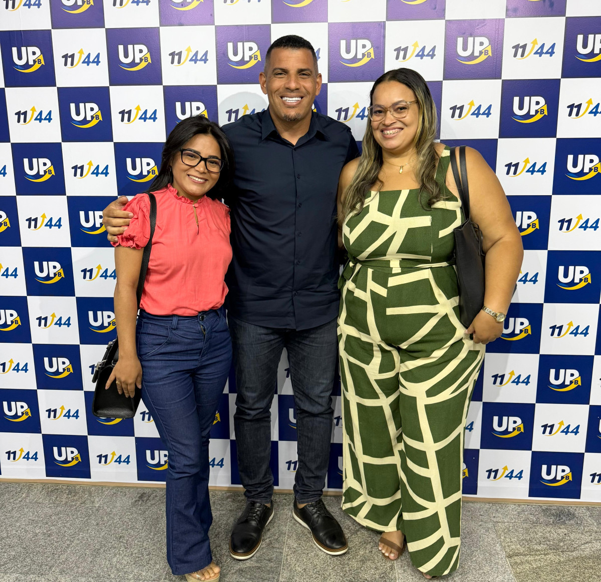 Ronaldo Lopes segue firme na corrida rumo à Alepe com o apoio da suplente de Deputada Estadual Janaína Gomes, da cidade de Escada