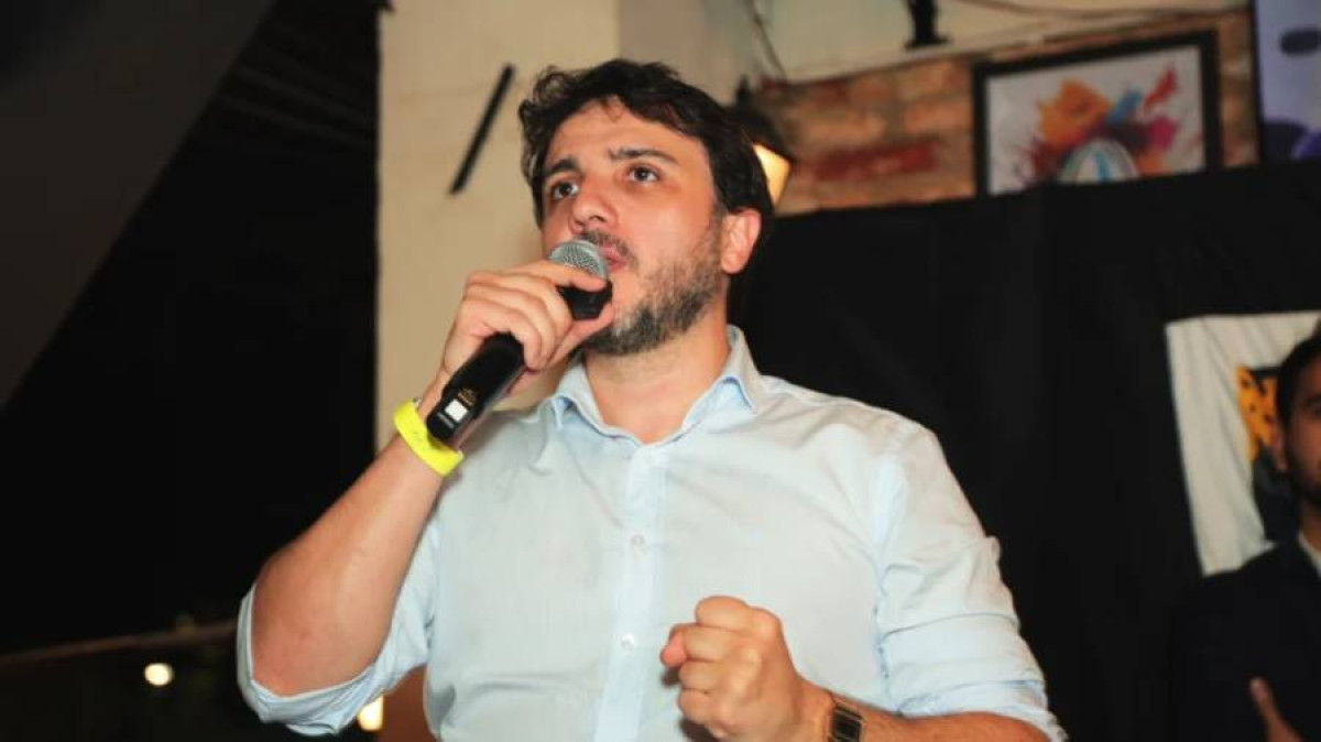 Renan Santos chama decisão de Toffoli de “momento bizarro da democracia brasileira”