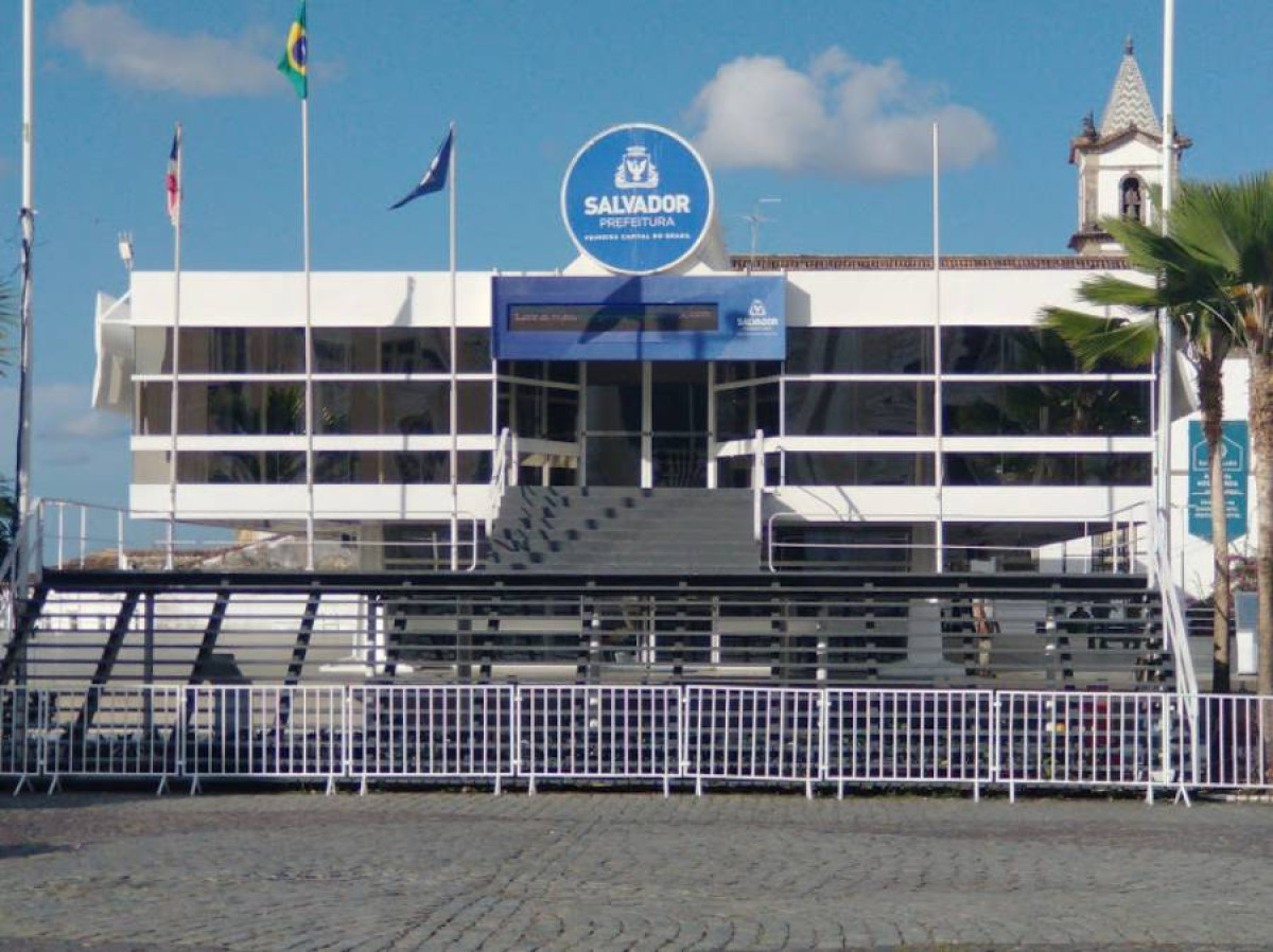 Após suspensão judicial, prefeitura de Salvador defende renovação bilionária do polêmico contrato de aterro