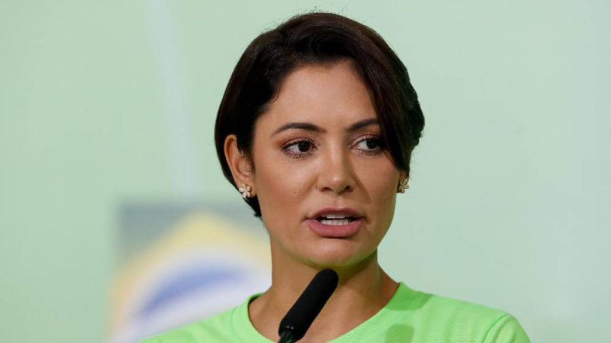 Michelle seguirá no PL e mantém indefinição sobre candidatura