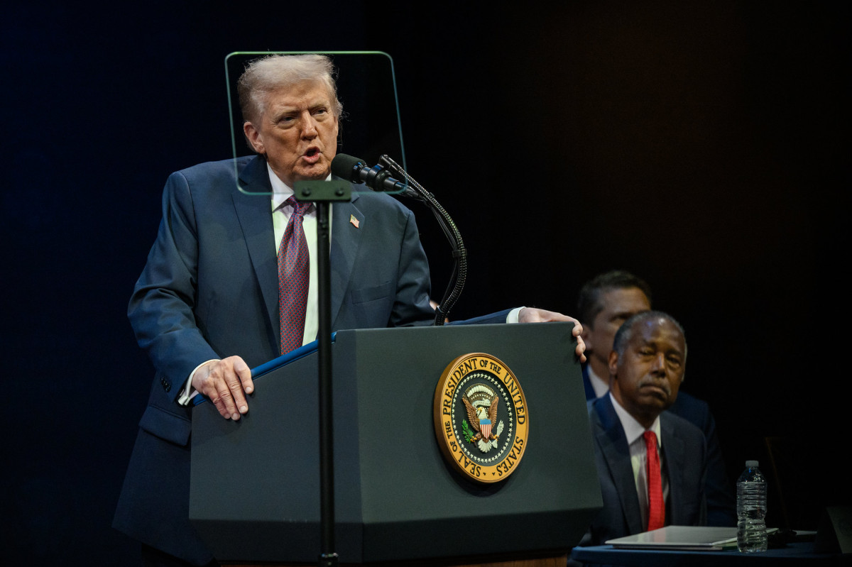 Trump estuda afrouxar regras federais sobre a maconha