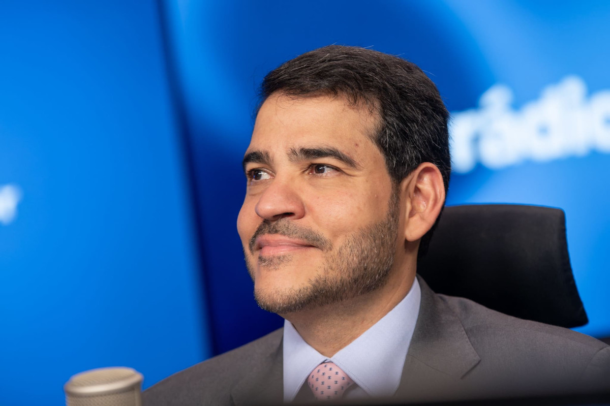 Relator apresenta parecer favorável à indicação de Messias ao STF