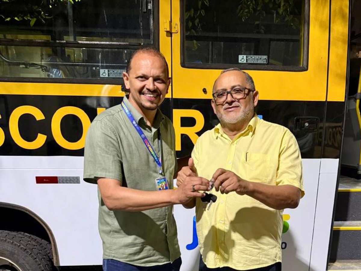 João Alfredo recebe mais dois ônibus escolares para reforçar o transporte estudantil
