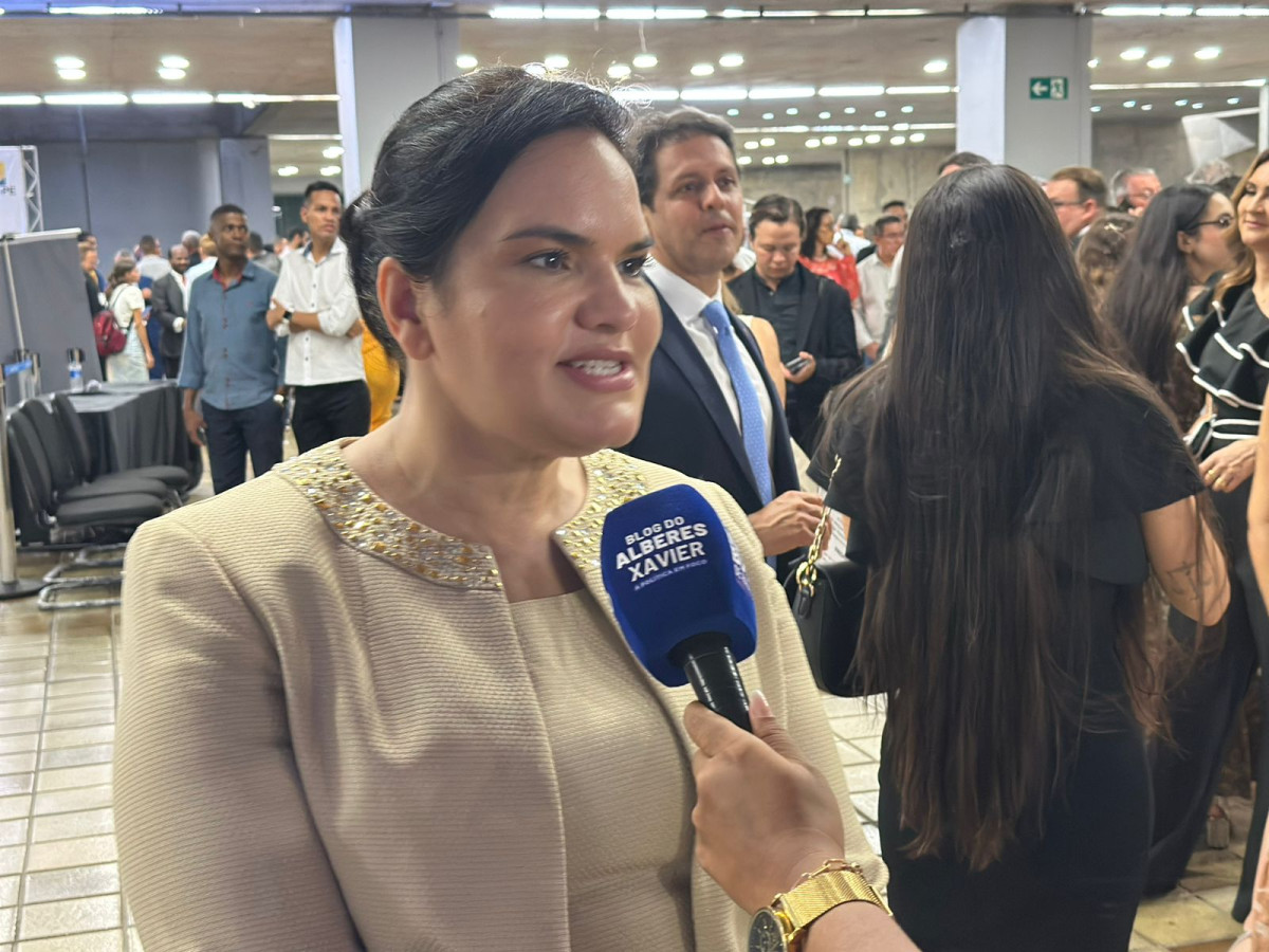 Michele Collins amplia articulações em Brasília mirando retorno à Câmara Federal