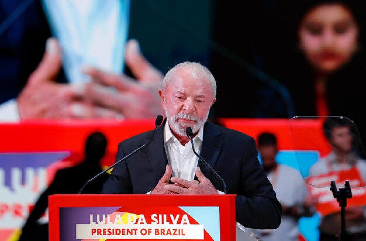 Lula visita hospital em BH que passará a atender exclusivamente pelo SUS