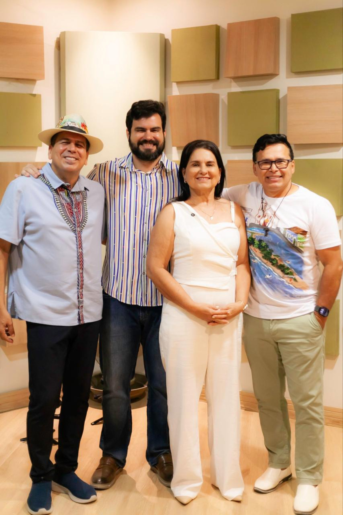 Prefeita Elcione promove releitura do Hino de Igarassu com Maestro Spok e Almir Rouche