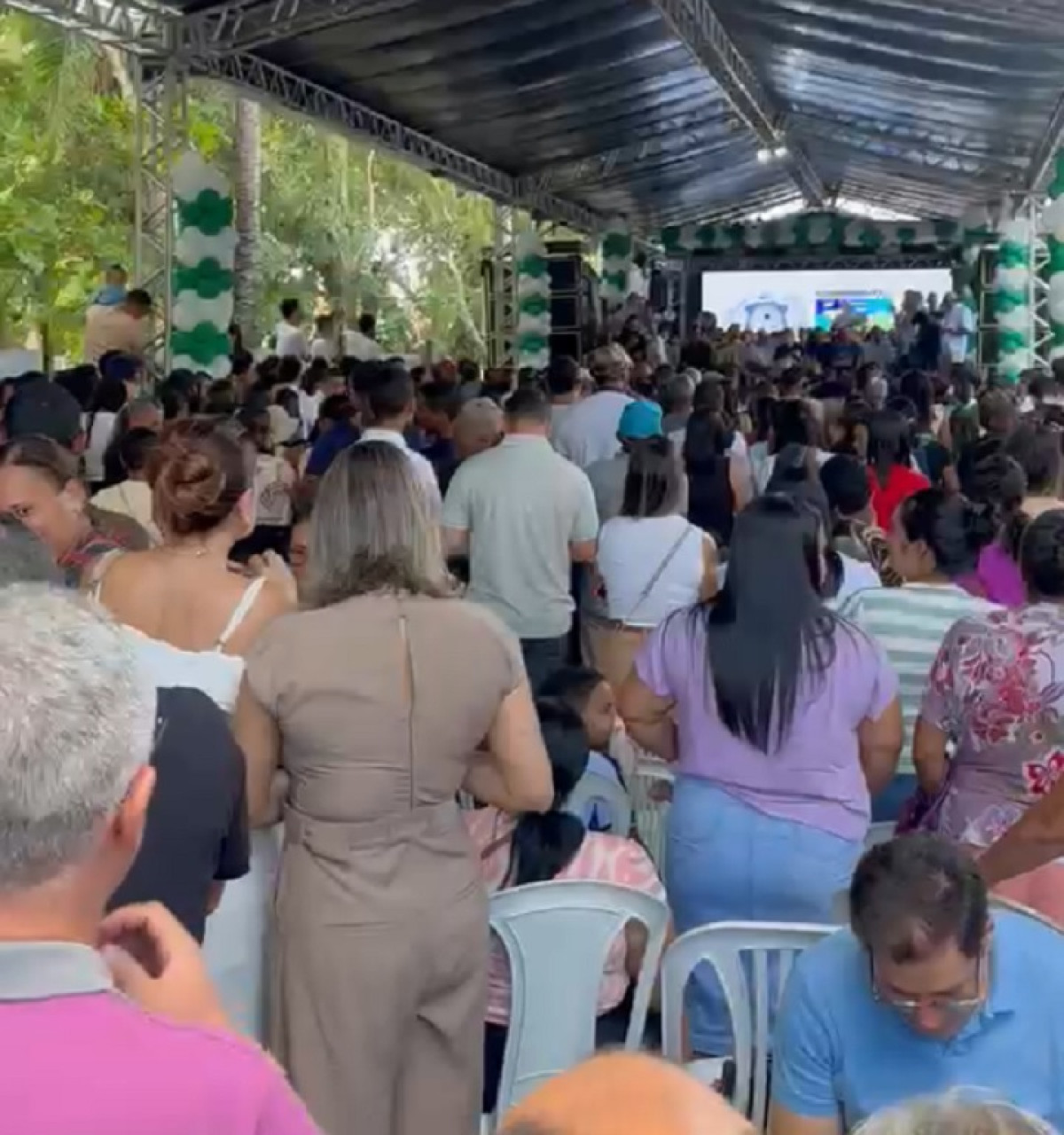 Miruca mostra força política e reúne multidão em ato com Raquel Lyra em Água Preta