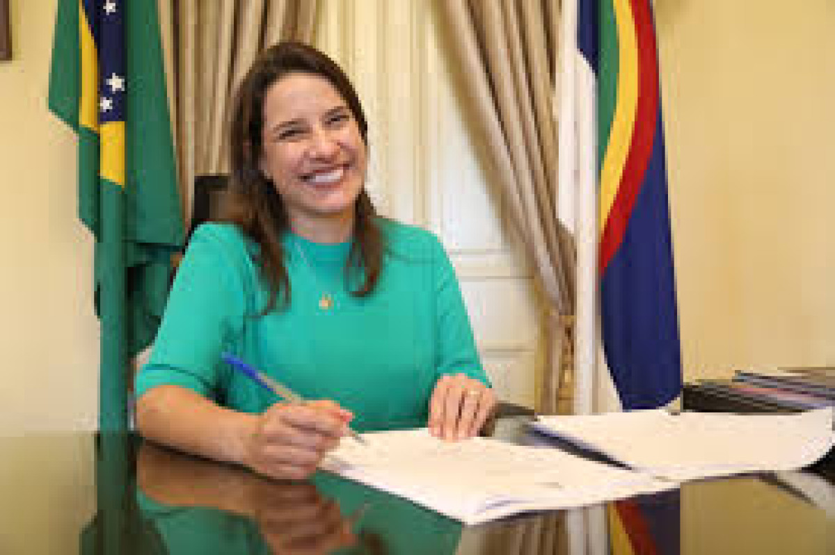 Governadora Raquel Lyra entrega creche em Camaragibe, títulos de propriedade em Olinda e lança programa de cisternas para a agricultura familiar