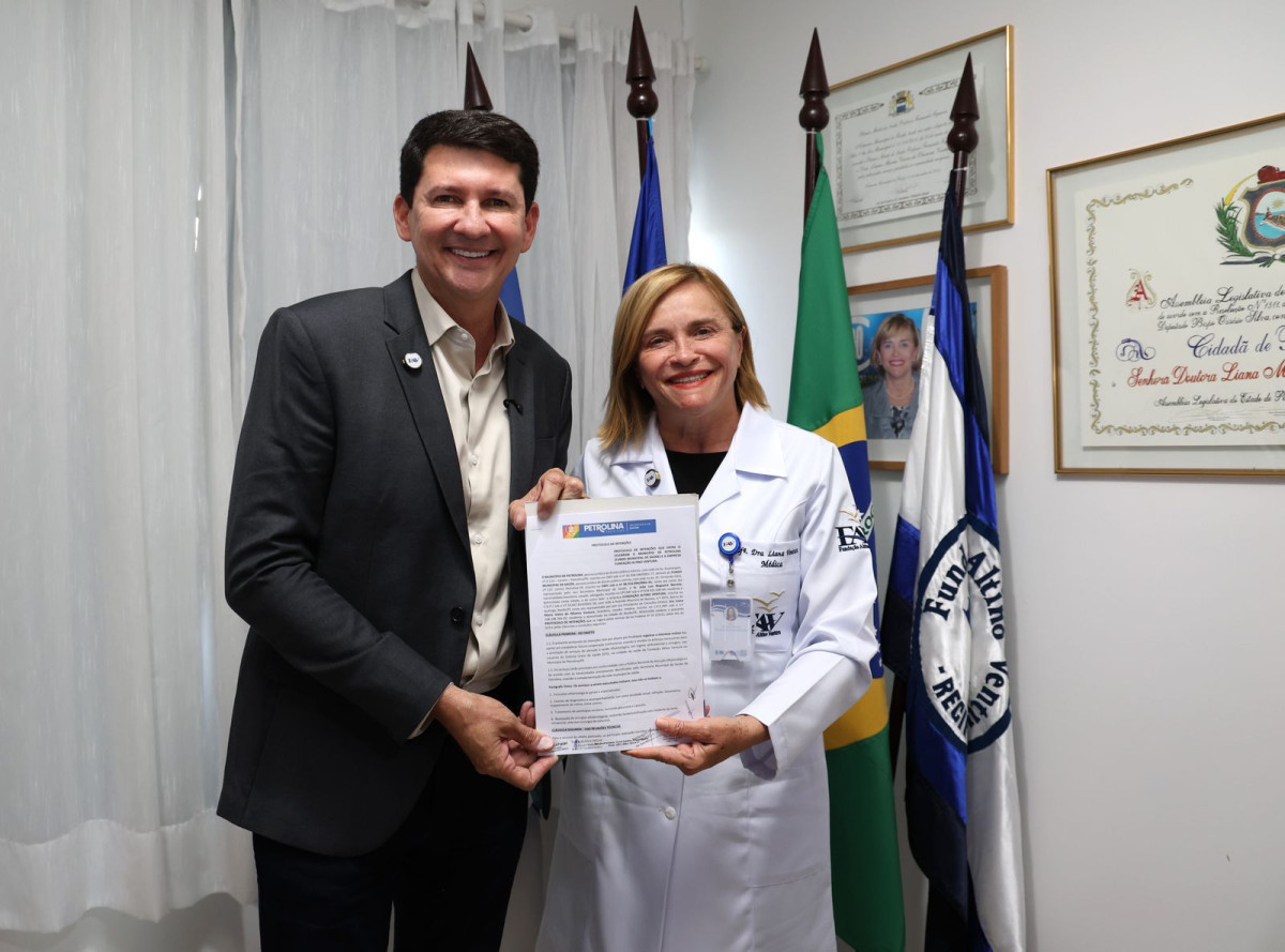 Em momento histórico, prefeito Simão assina termo para início das obras do Hospital de Olhos Altino Ventura