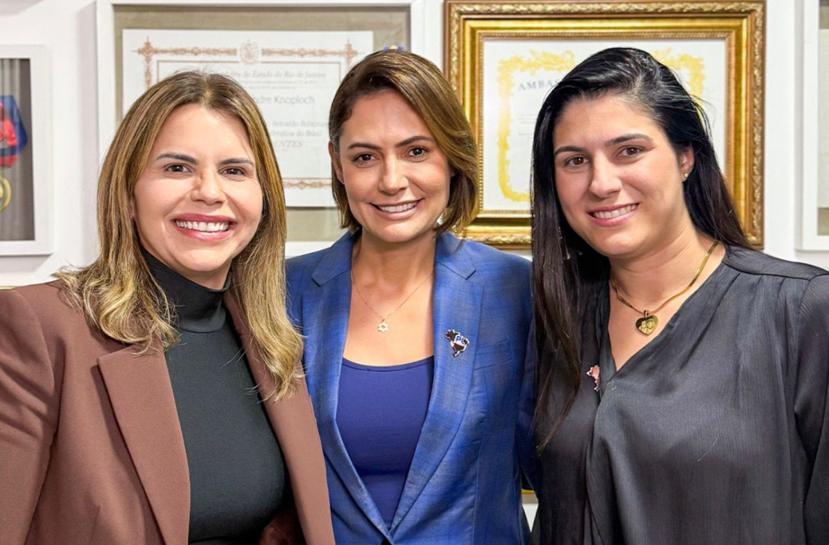 Clarissa Tércio visita Michelle Bolsonaro em Brasília e denuncia “violência jurídica” contra o ex-presidente