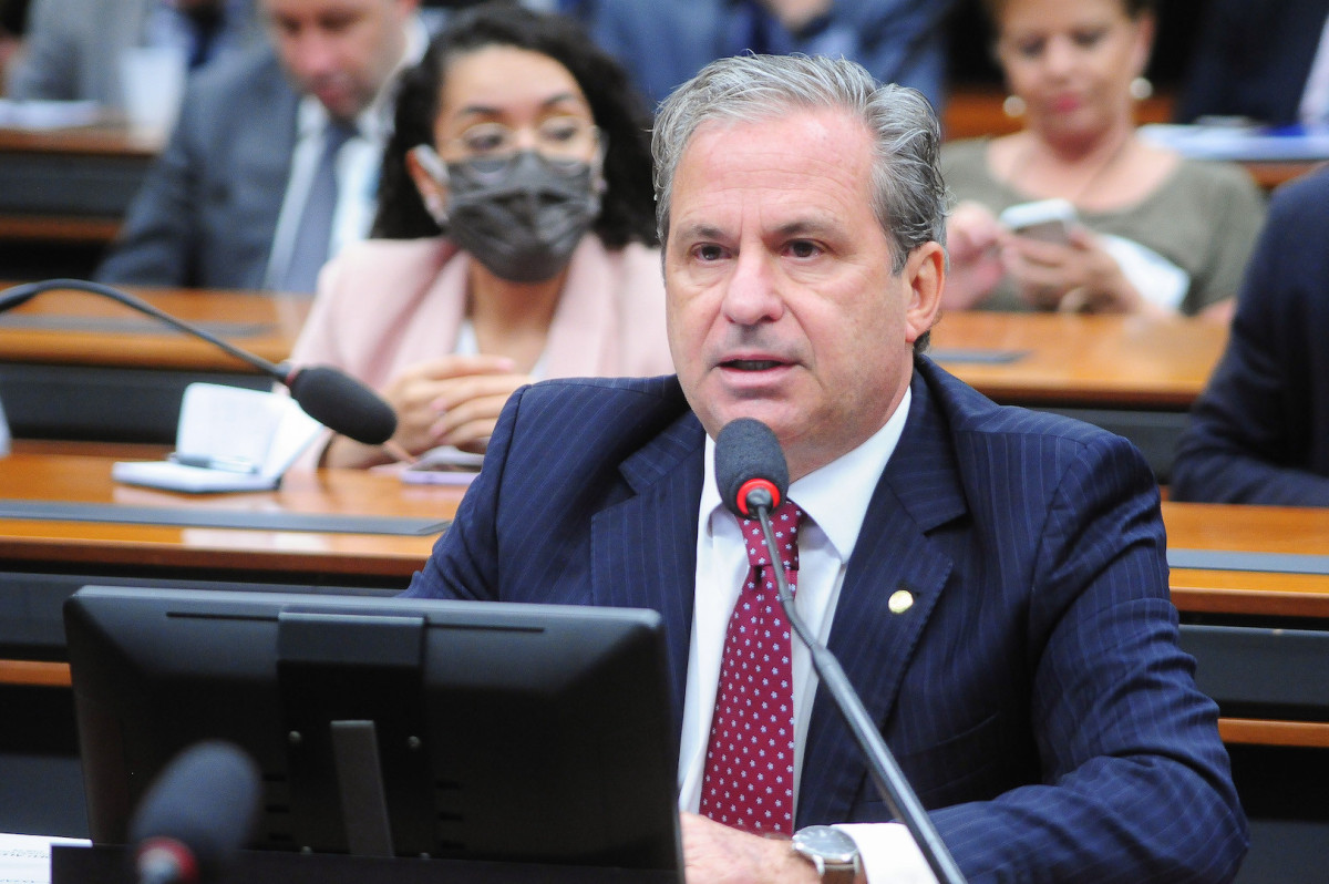 Tadeu Alencar desiste de ministério após 18 dias