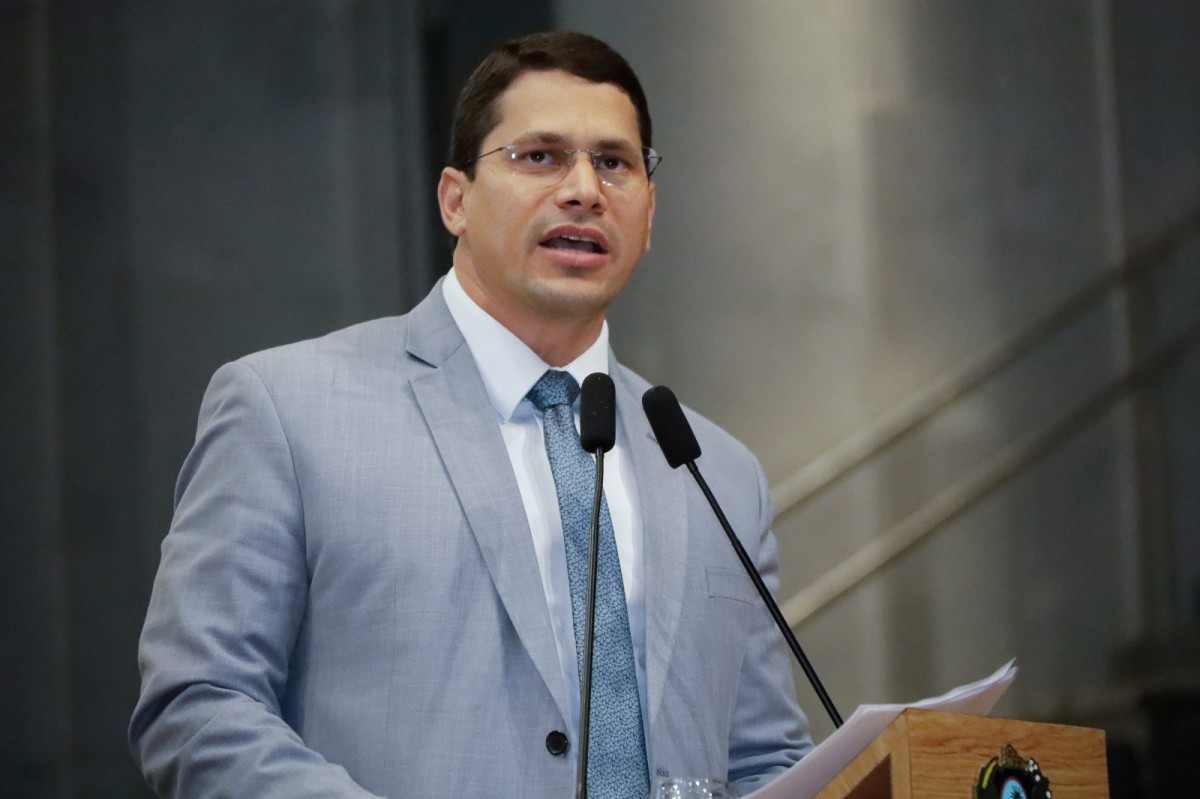 Pastor Júnior Tércio apresenta projeto que beneficia doadores de sangue e de medula em concursos públicos