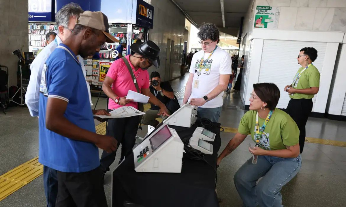 Partidos têm até 15 de agosto para registrarem candidaturas nos tribunais eleitorais