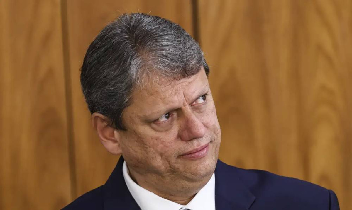 Tarcísio se reúne com Moraes e pede domiciliar para Bolsonaro