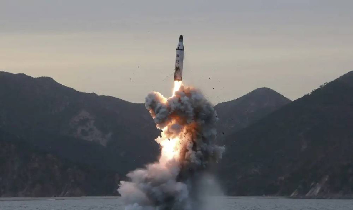 Coreia do Norte testa lançadores múltiplos e reforça retórica nuclear