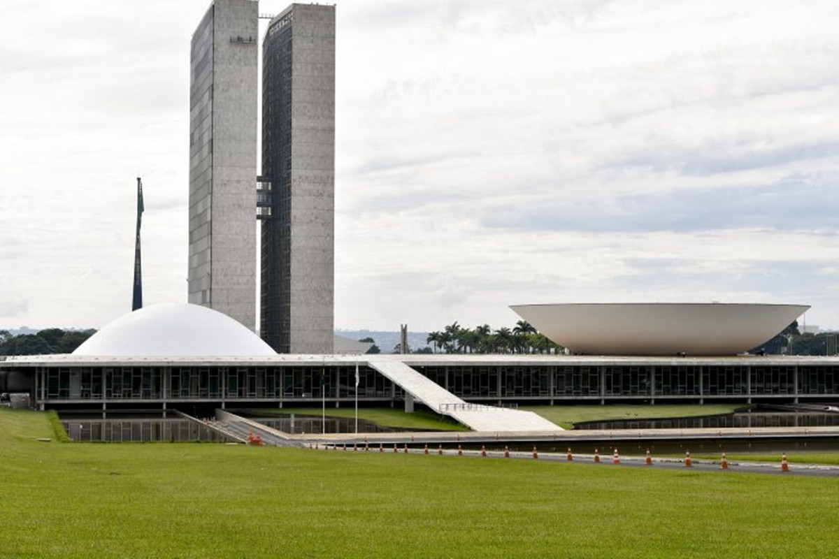 Em aceno ao Congresso, Lula empenha quase todas as emendas de 2025