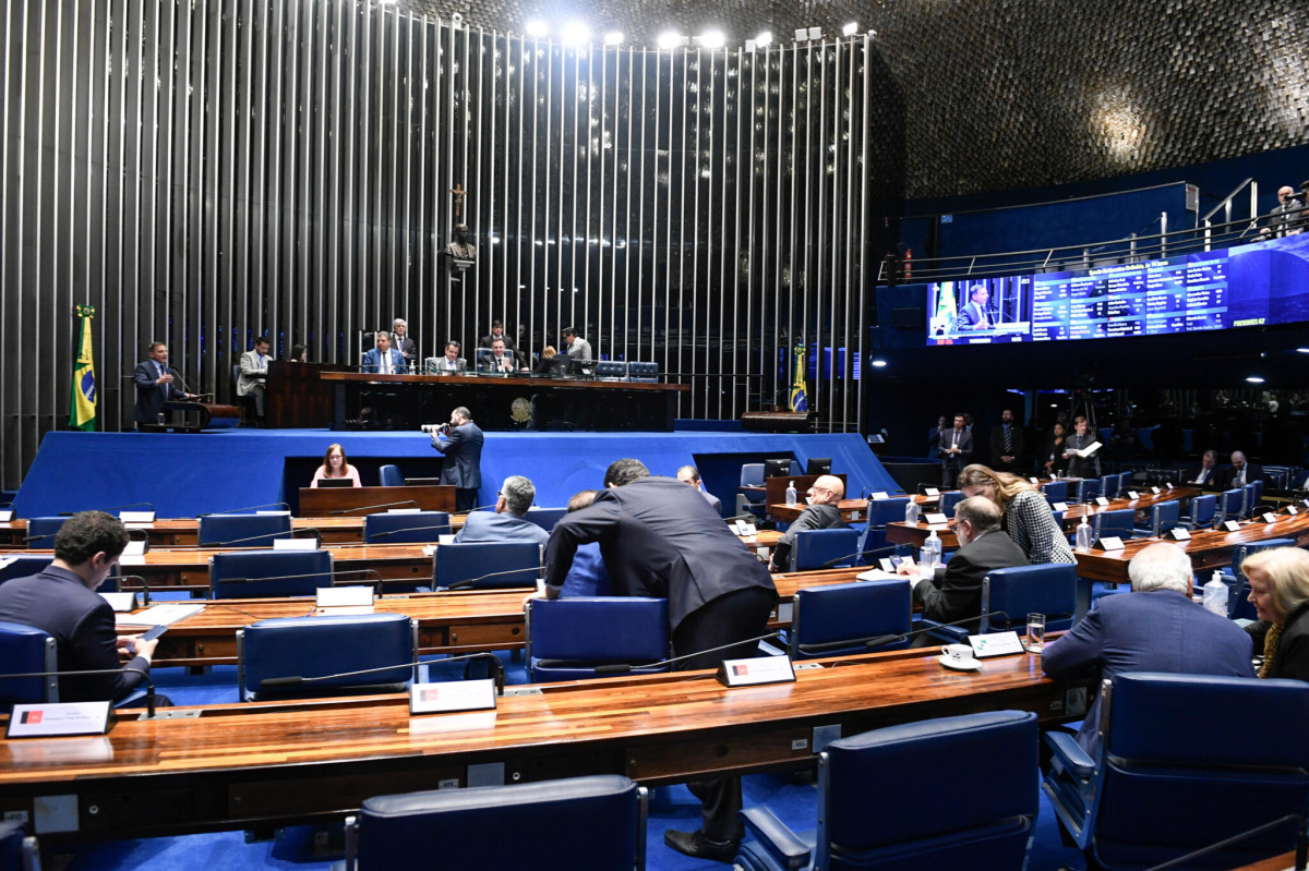 Senado aprova projeto que equipara misoginia ao crime de racismo