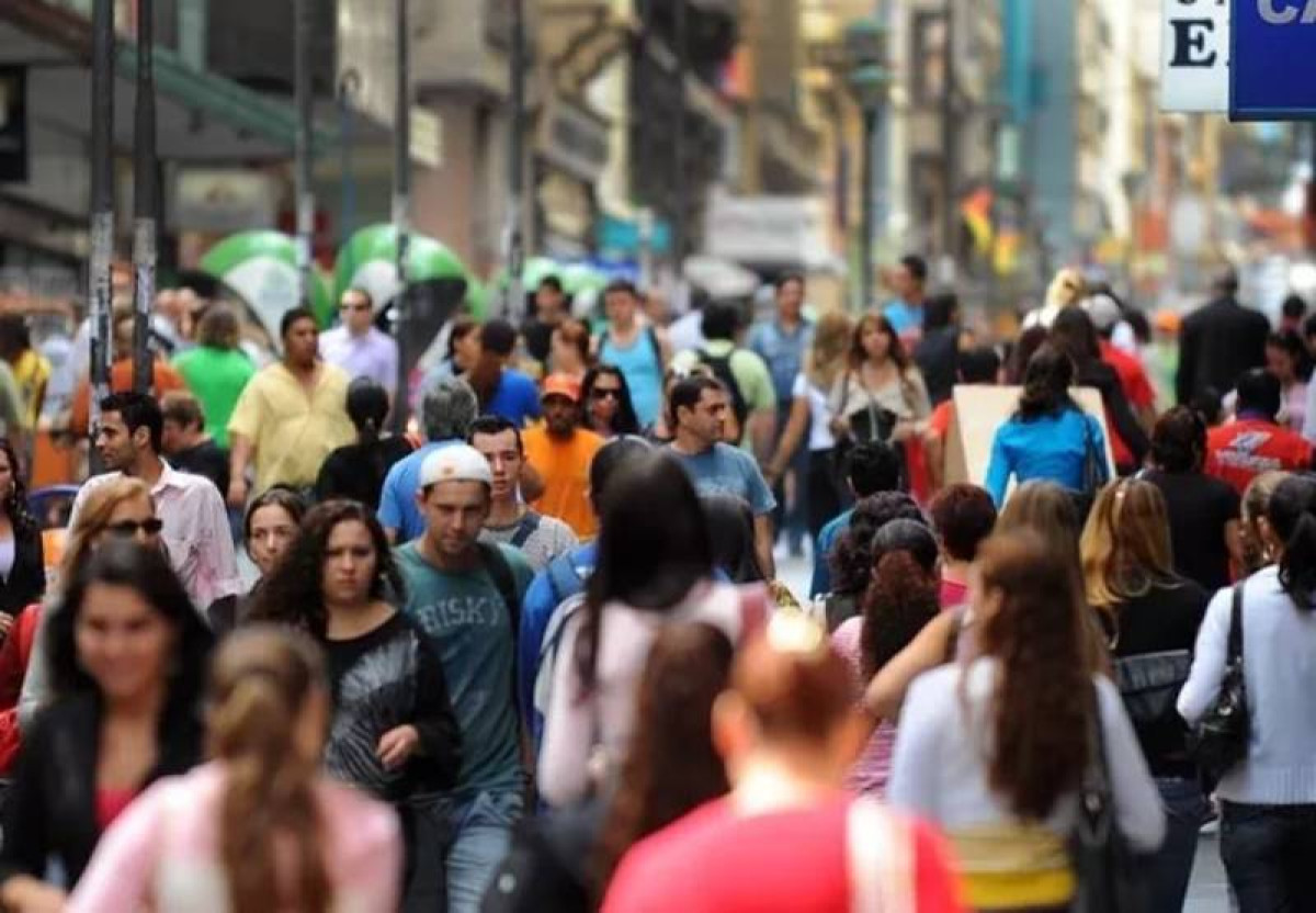 Comércio empregou 10,6 milhões de pessoas em 2024, diz IBGE