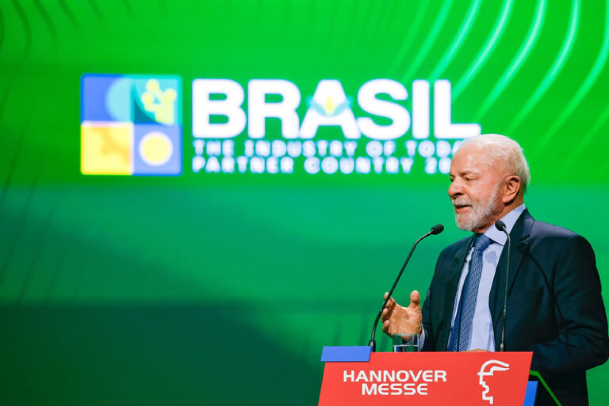 Lula diz que homens precisam dividir tarefas domésticas com mulheres