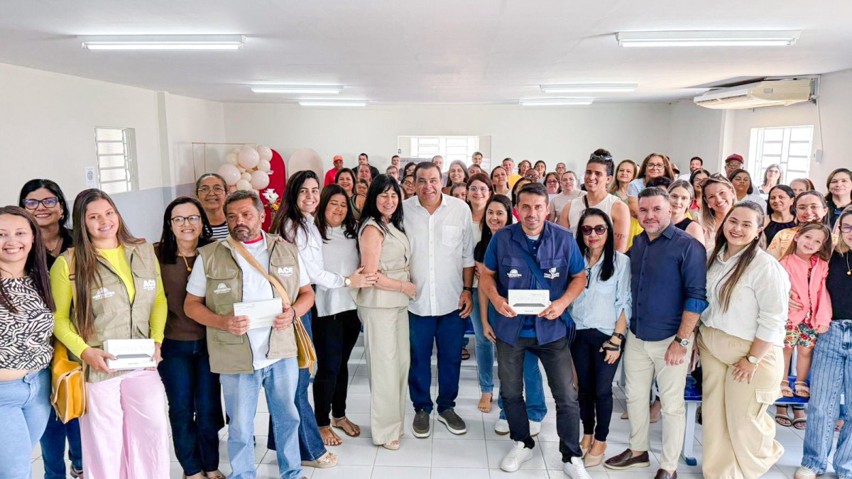 Gestão Israel Ferreira realiza entrega inédita para a atenção básica: tablets, notebooks, fardamentos e Programa Cuidar+ impulsionam saúde e valorizam os ACS em Vertentes