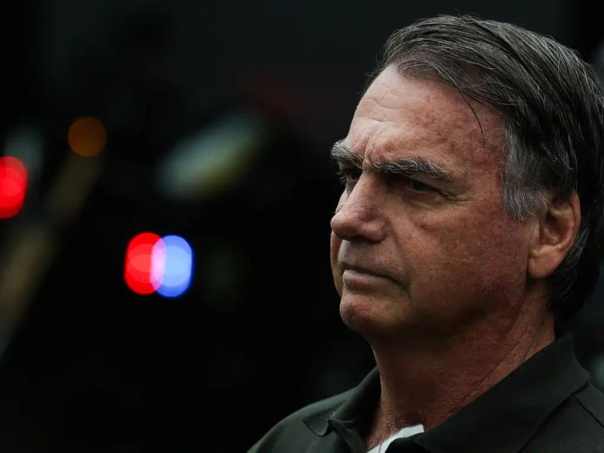 PF faz buscas por armas na casa de Jair Bolsonaro