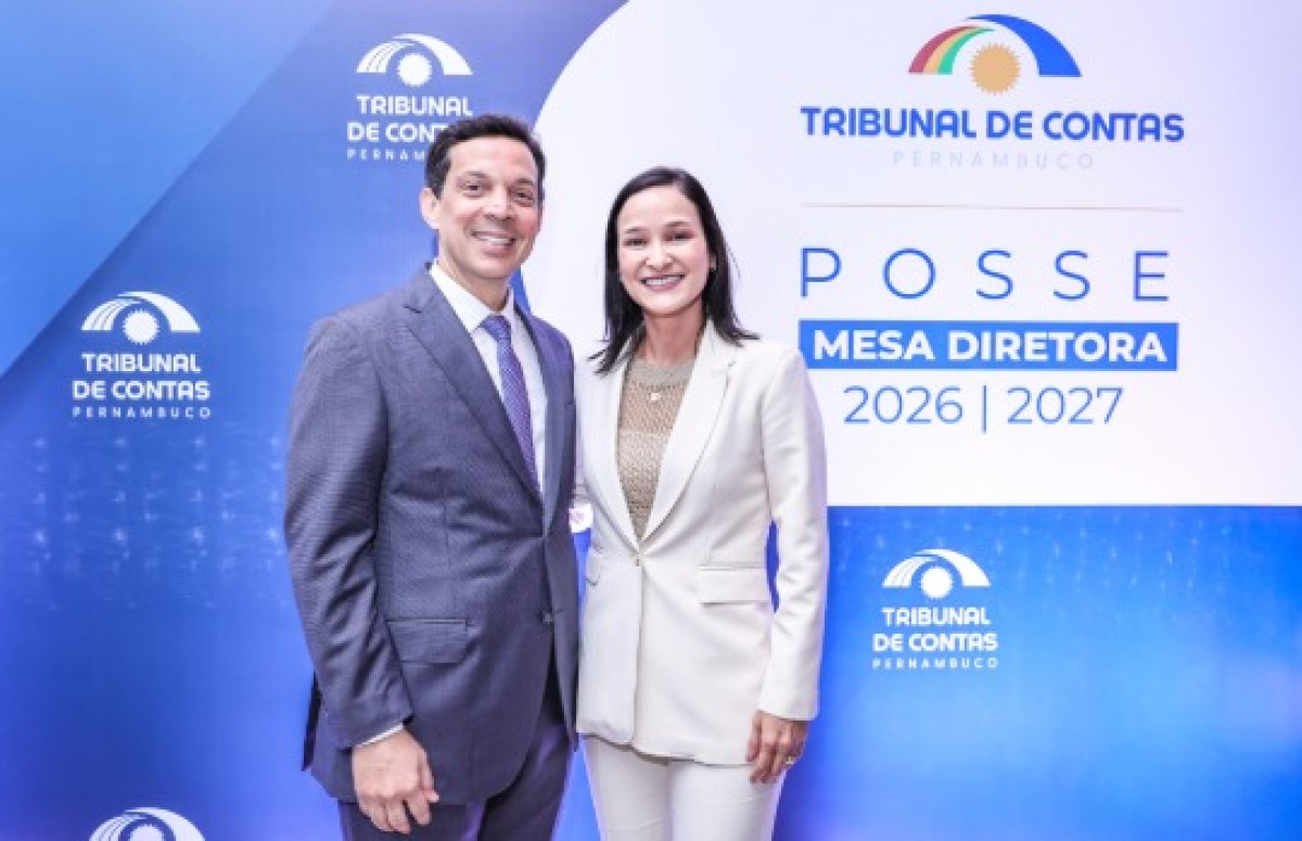 Ingrid Zanella prestigia posse de Carlos Neves como presidente do TCE-PE