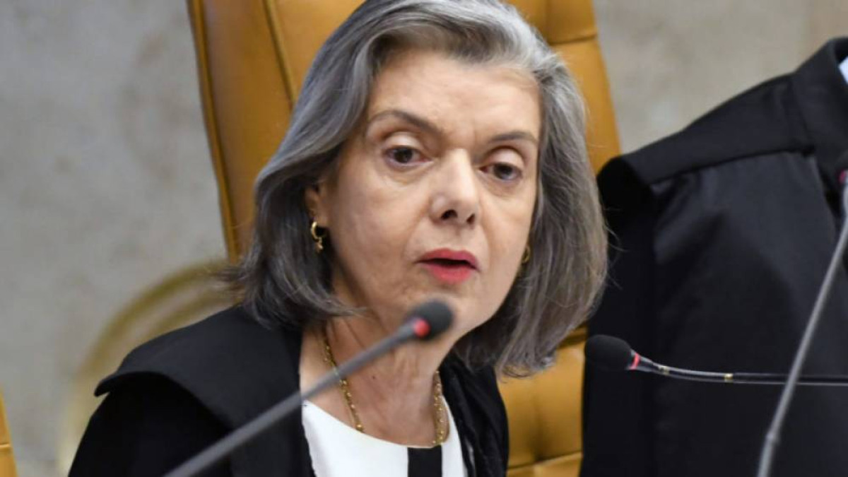Cármen Lúcia vence Troféu Juca Pato e se torna primeira integrante do STF premiada