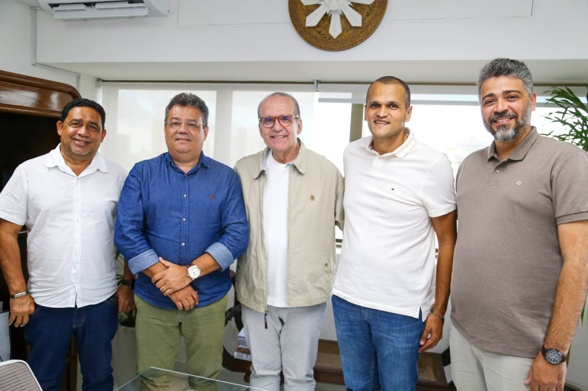Prefeitos declaram apoio à reeleição do senador Dueire