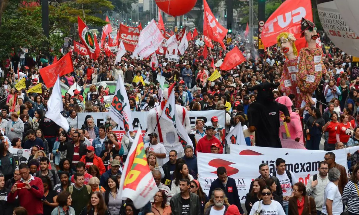 Centrais sindicais farão atos para comemorar primeiro salário isento do IR
