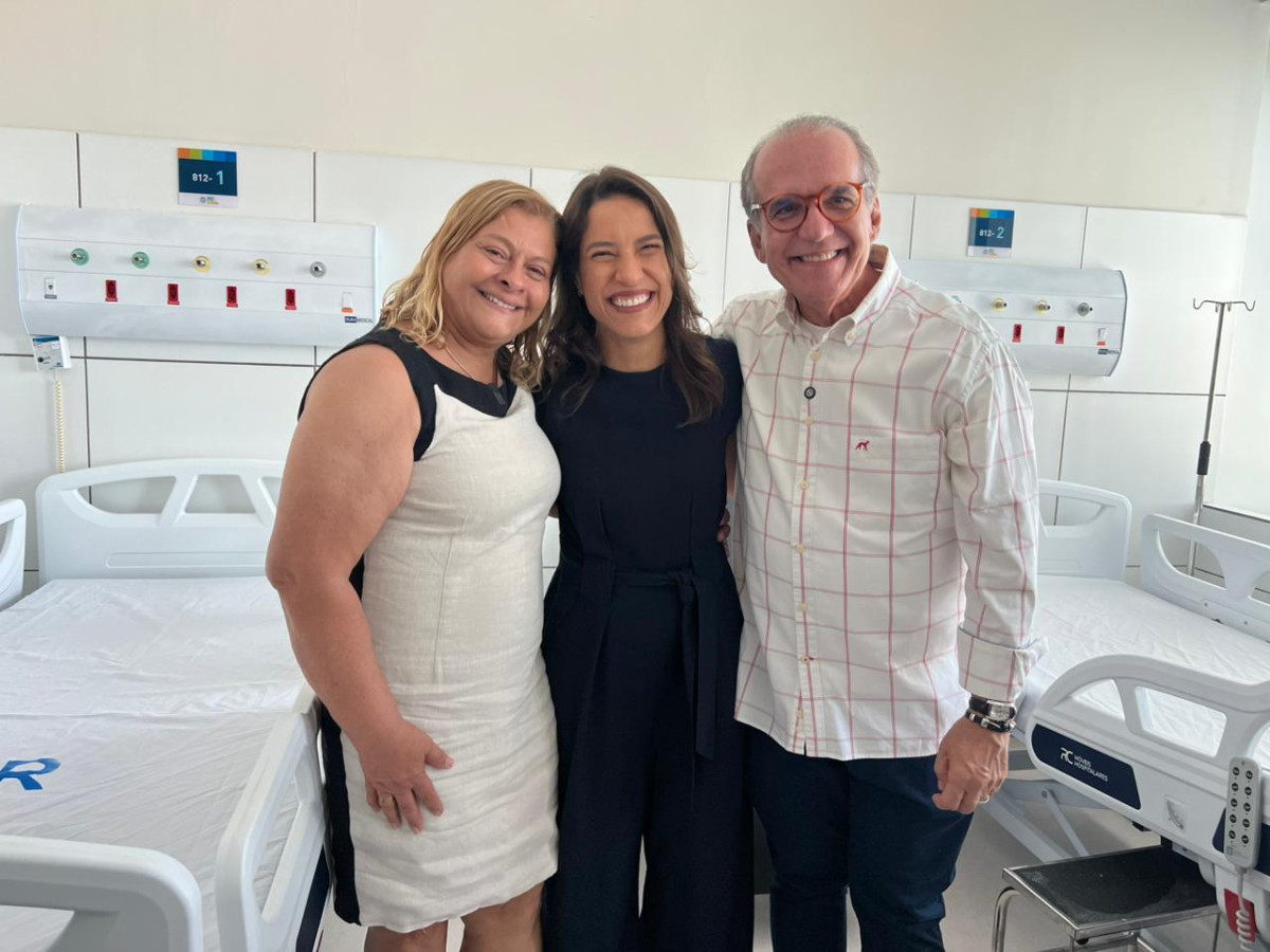 Regina da Saúde reafirma compromisso com a saúde de Pernambuco, em agenda no Hospital da Restauração