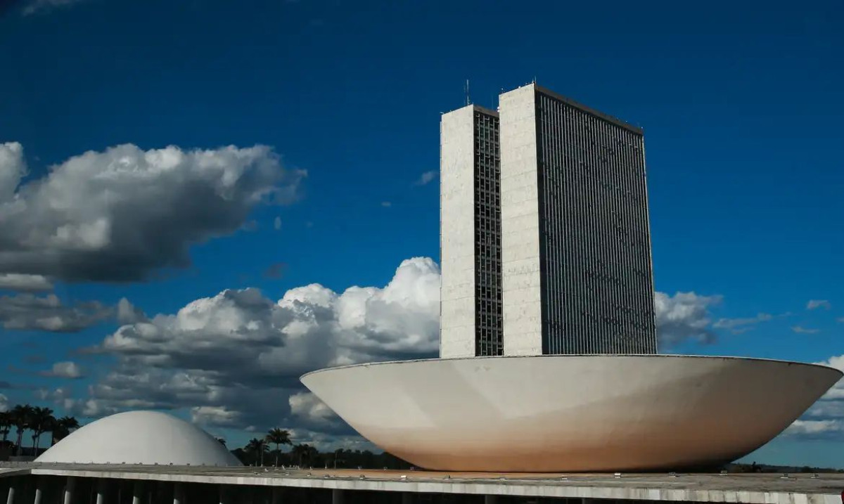 STF tem 3 votos contra aval do Legislativo para buscas no Congresso