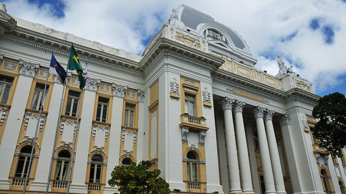Justiça de Pernambuco decide que professores de Carpina não tem direito a enquadramento salarial 