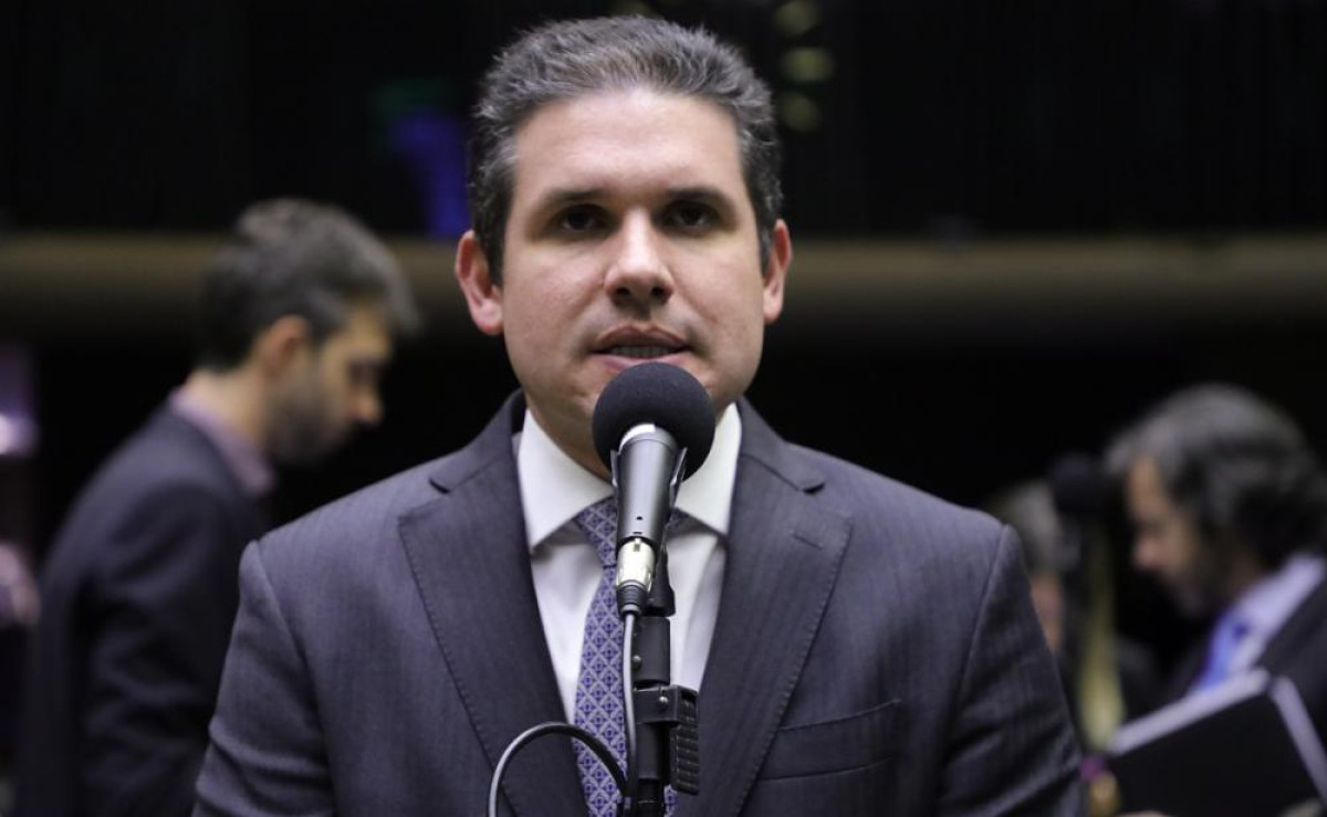 Hugo Motta descarta mudanças na transição para fim da escala 6×1