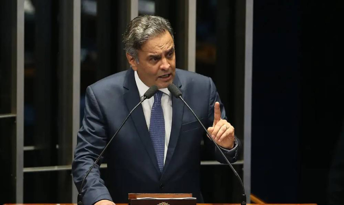 Aécio defende alternativa fora dos extremos políticos