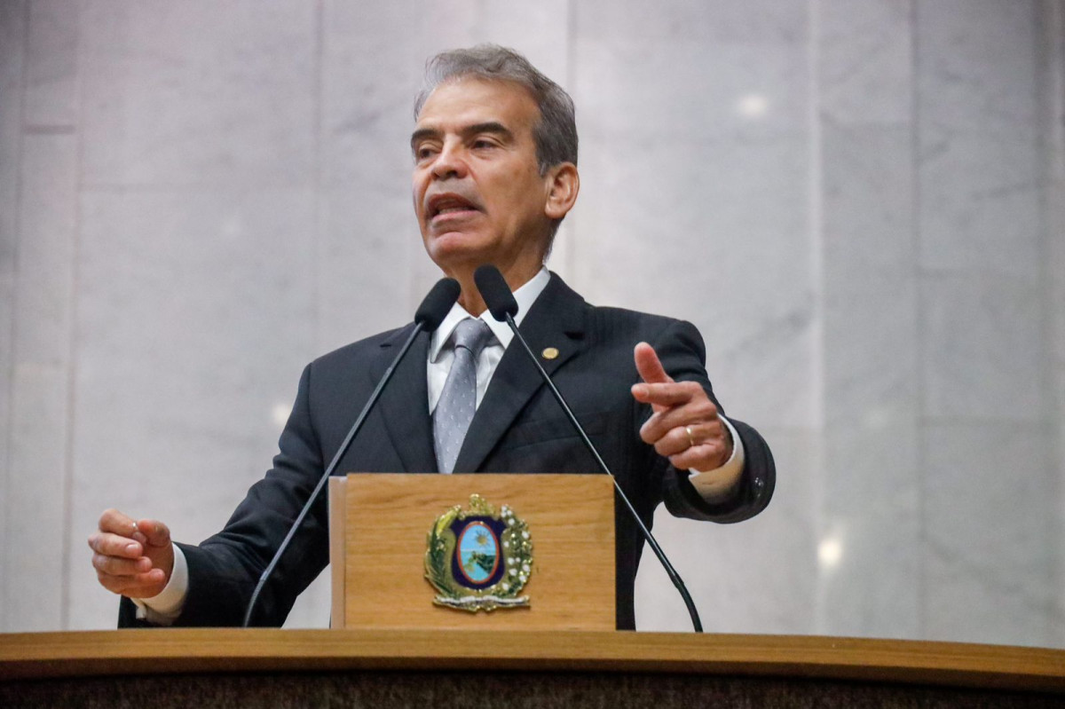 Feitosa alerta para situação do efetivo da PMPE