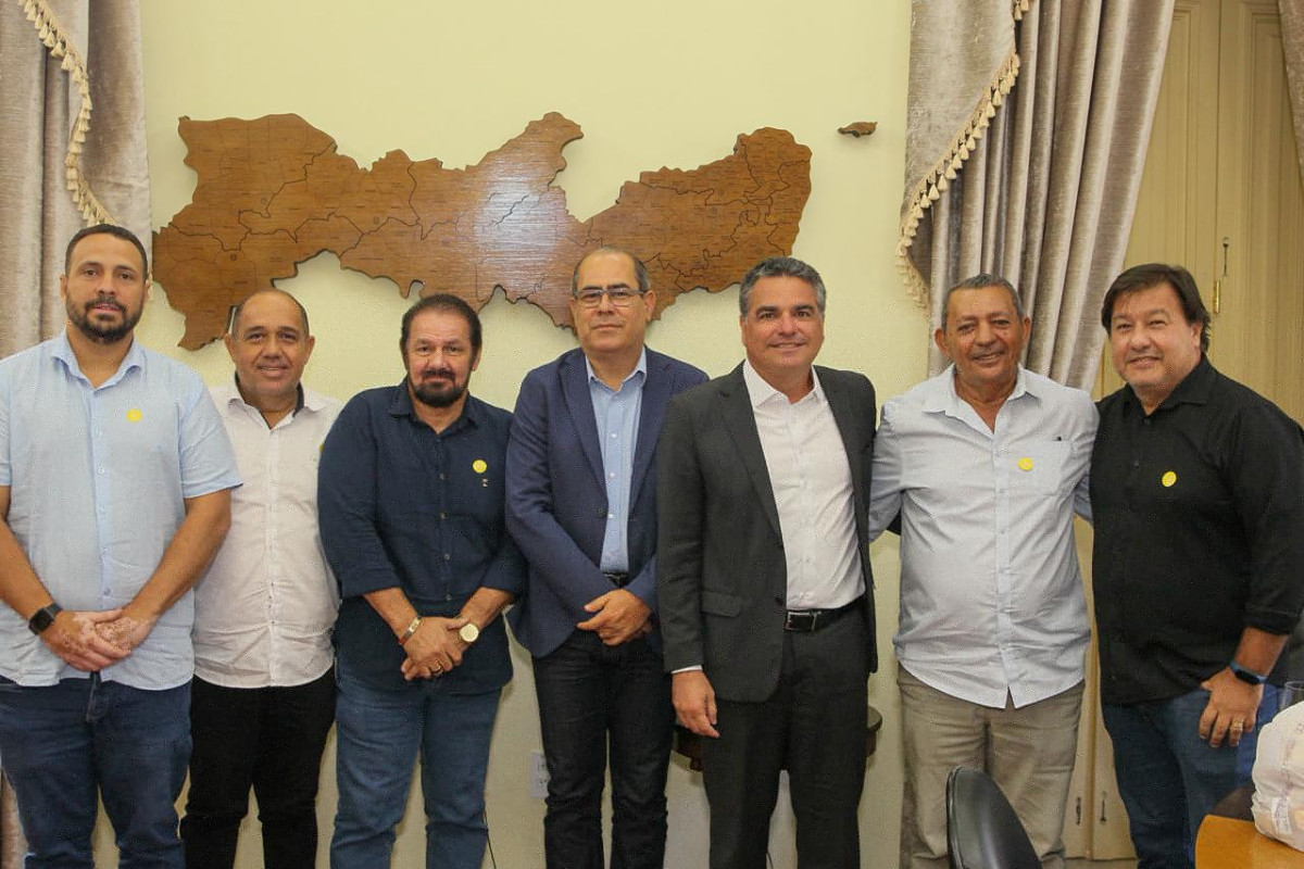 Prefeito Mano Medeiros articula encontro entre o setor de panificação e o Governo do Estado no Palácio do Campo das Princesas