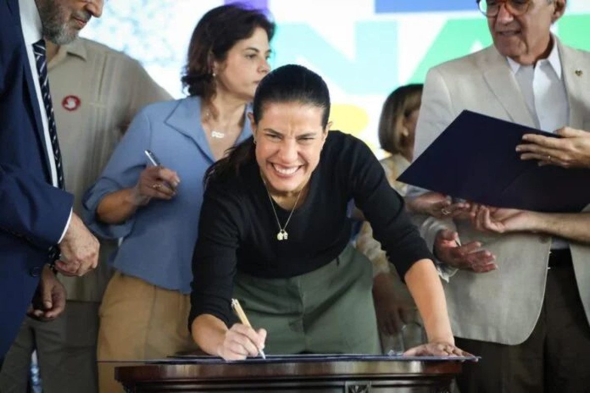  Governadora Raquel Lyra participa da abertura da Semana do Solo Seguro, entrega títulos e reúne representantes do Polo de Confecções do Agreste
