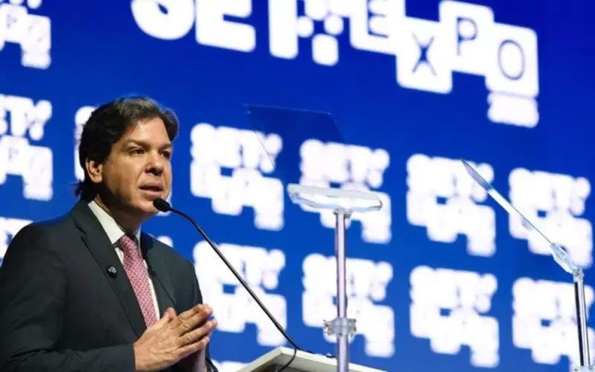 Ministro das Comunicações inicia missões na Índia e no Japão