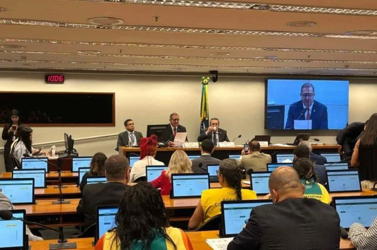 Câmara discute futuro da jornada enquanto parecer mantém 6x1 com limites