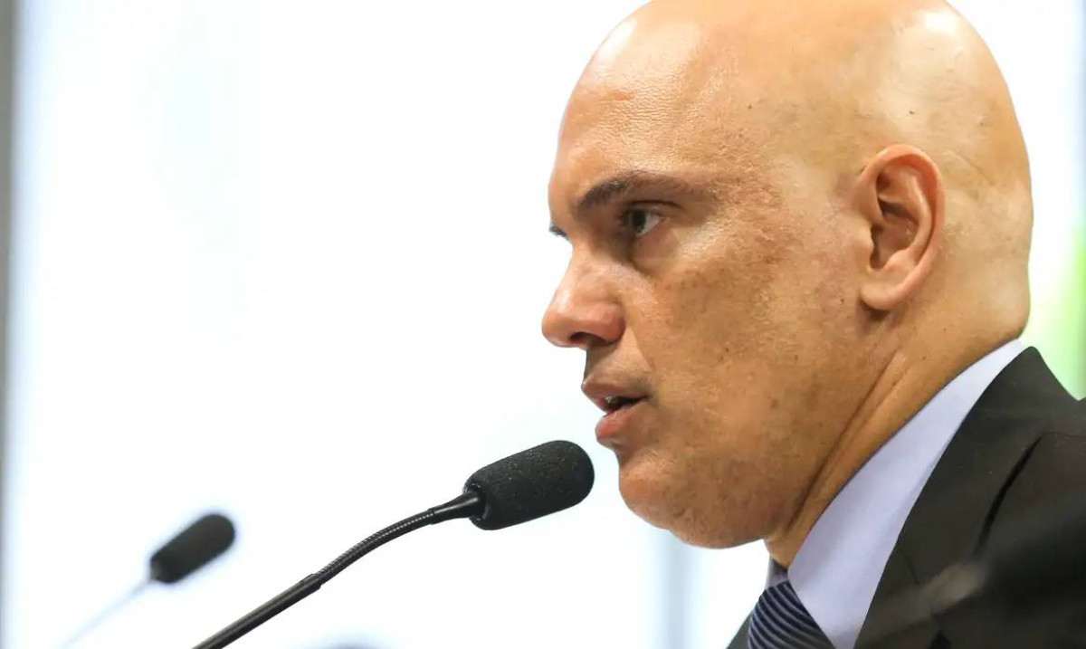 Moraes autoriza depoimento de Bolsonaro sobre arma apreendida