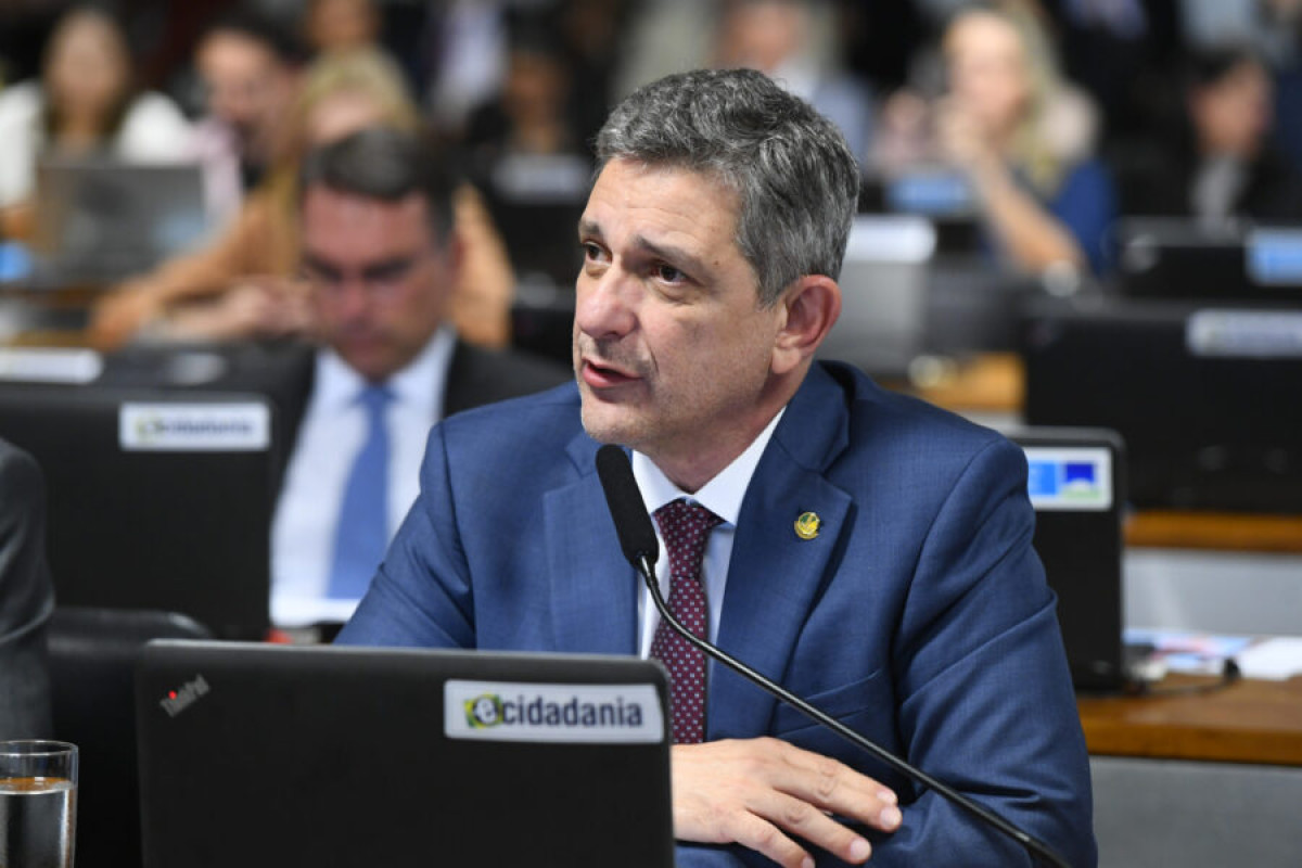 Rogério Carvalho é cotado para relatar PEC do fim da escala 6×1 no Senado