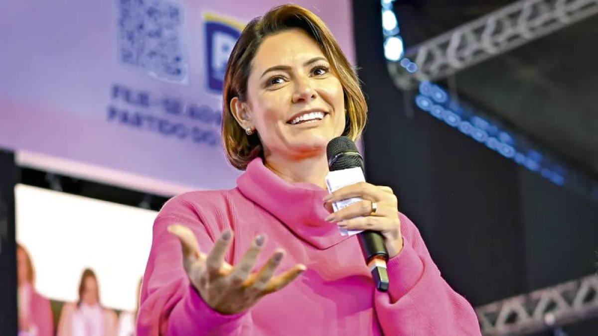 Parlamentares da esquerda exploram vídeo de Michelle e criticam Flávio Bolsonaro