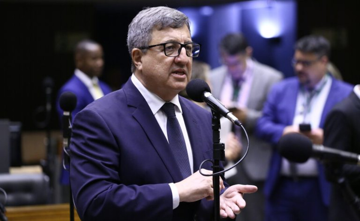Deputado Danilo Forte é internado após sofrer infarto