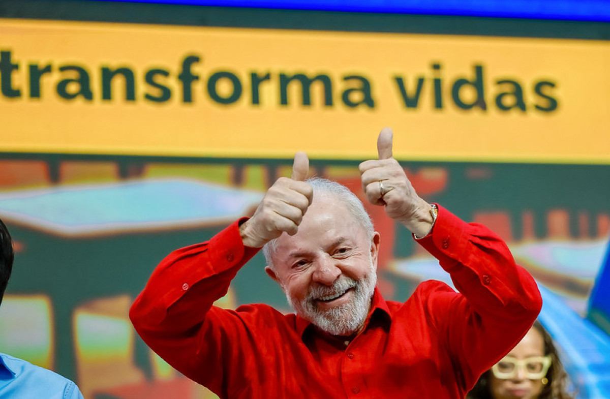 Lula incentiva renovação e busca candidatos jovens no PT