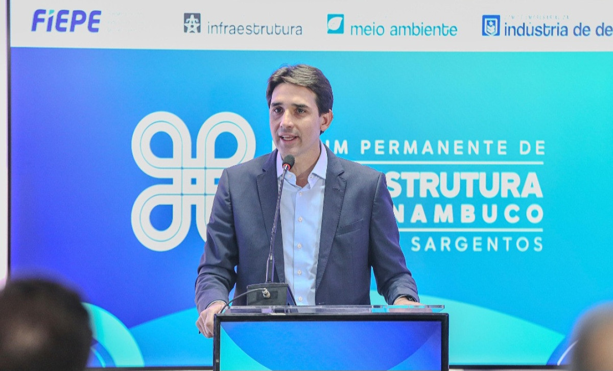 Precisamos de unidade para avançar nas obras estruturantes a favor de Pernambuco, a exemplo da Escola de Sargentos", diz Silvio Costa Filho