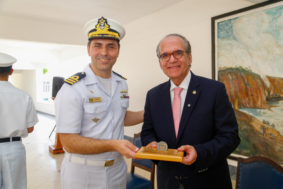Com investimento do senador Fernando Dueire, Escola de Aprendizes-Marinheiros de Pernambuco inaugura usina de energia solar