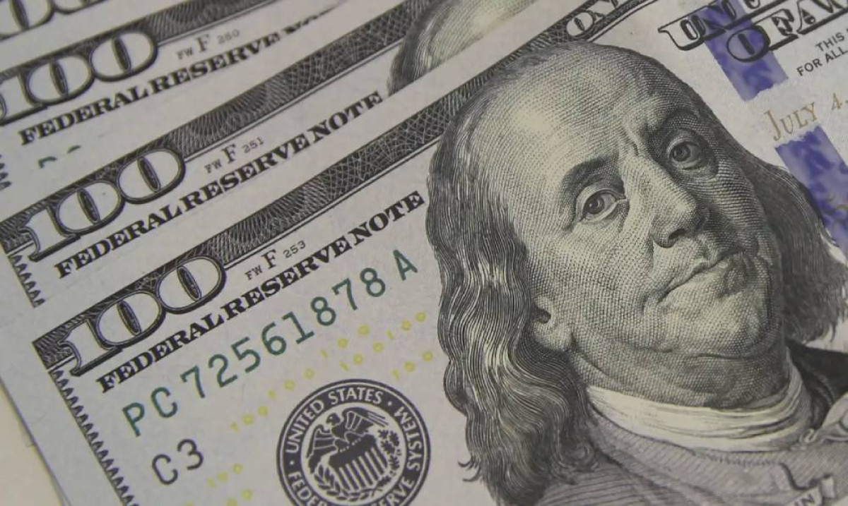 Dólar cai com foco em discurso de Trump em Davos